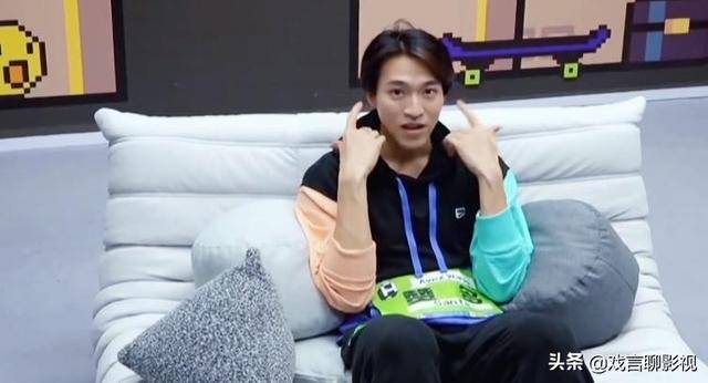 李嘉李最新照片，展现现代风采的魅力形象