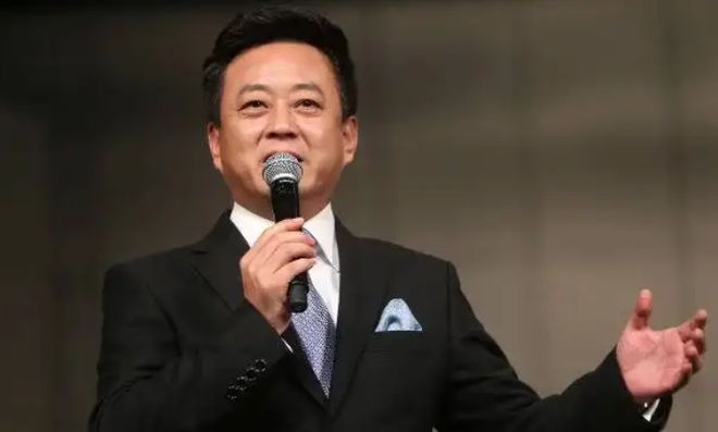 朱军，舞台常青树，生活温暖使者，最新状况揭秘